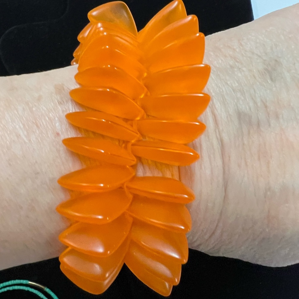 Orange Plastic Bracelet Magnetic Close S/M polished Orange spikes are moveable